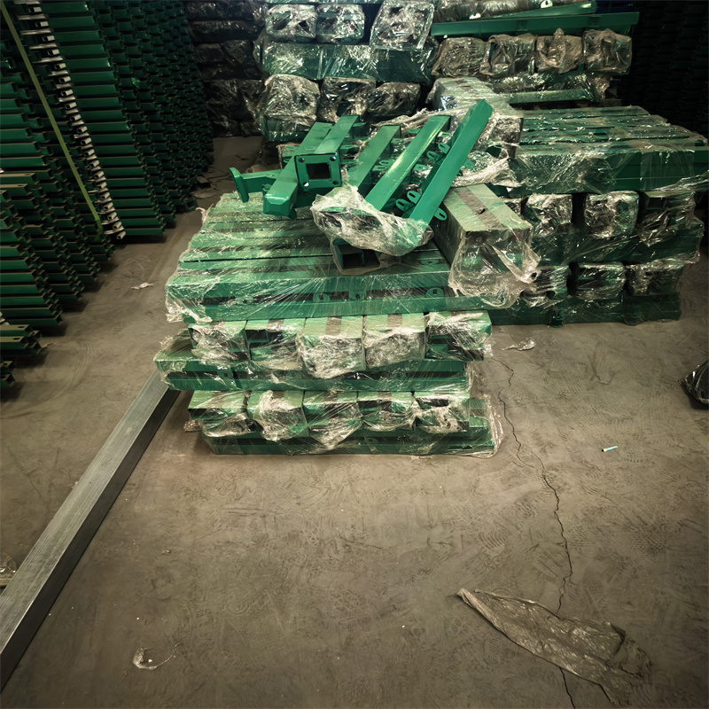 江夏鋅鋼草坪護(hù)欄藍(lán)白色草坪護(hù)欄好產(chǎn)品不怕比