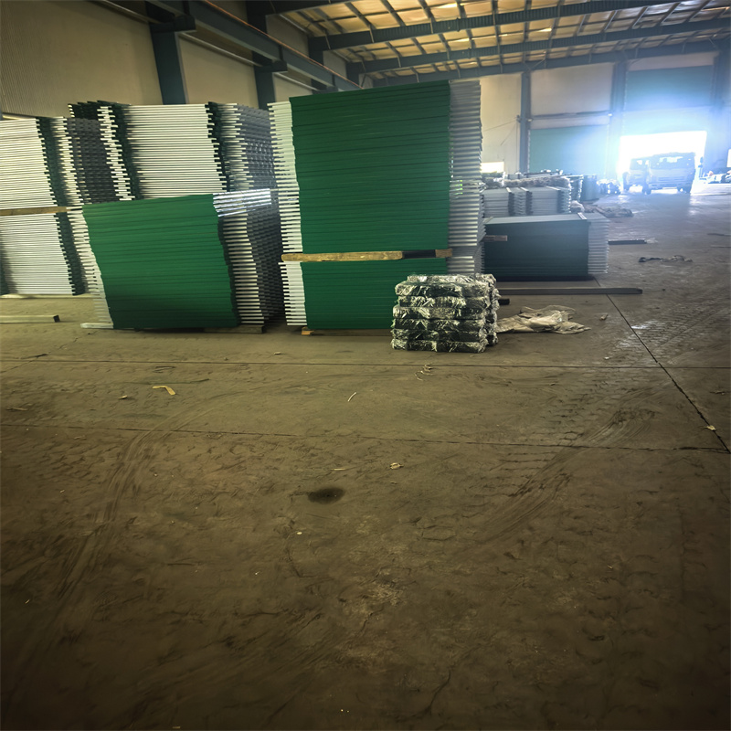 嘉興鋅鋼草坪護欄綠白色草坪護欄定制零售批發(fā)