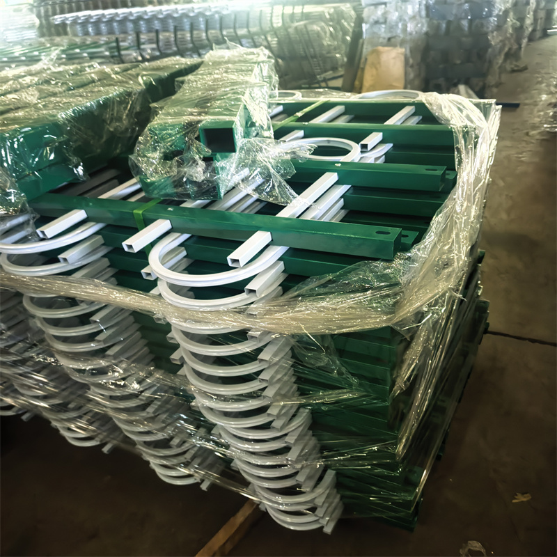 汝陽鋅鋼草坪護(hù)欄u型鋅鋼護(hù)欄做工細(xì)致