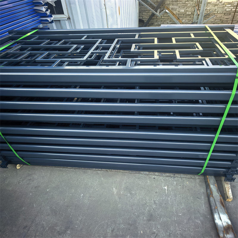 加查陽臺護欄_飄窗欄桿專業(yè)供貨品質管控