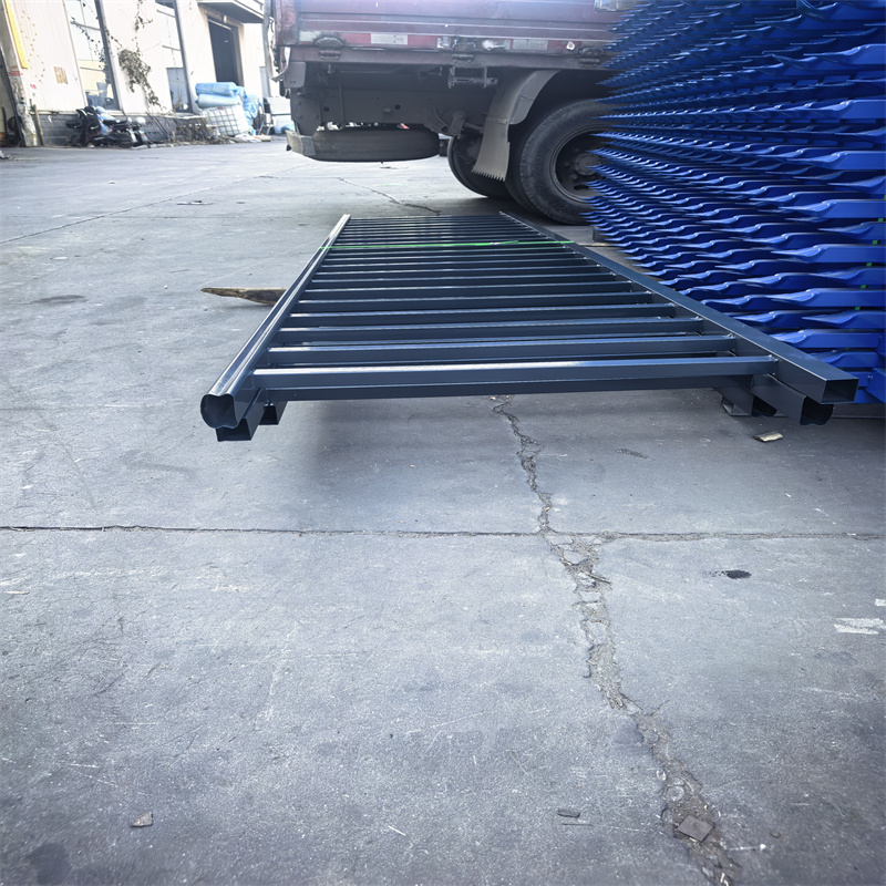 瑪曲陽(yáng)臺(tái)護(hù)欄飄窗圍欄精工細(xì)致打造