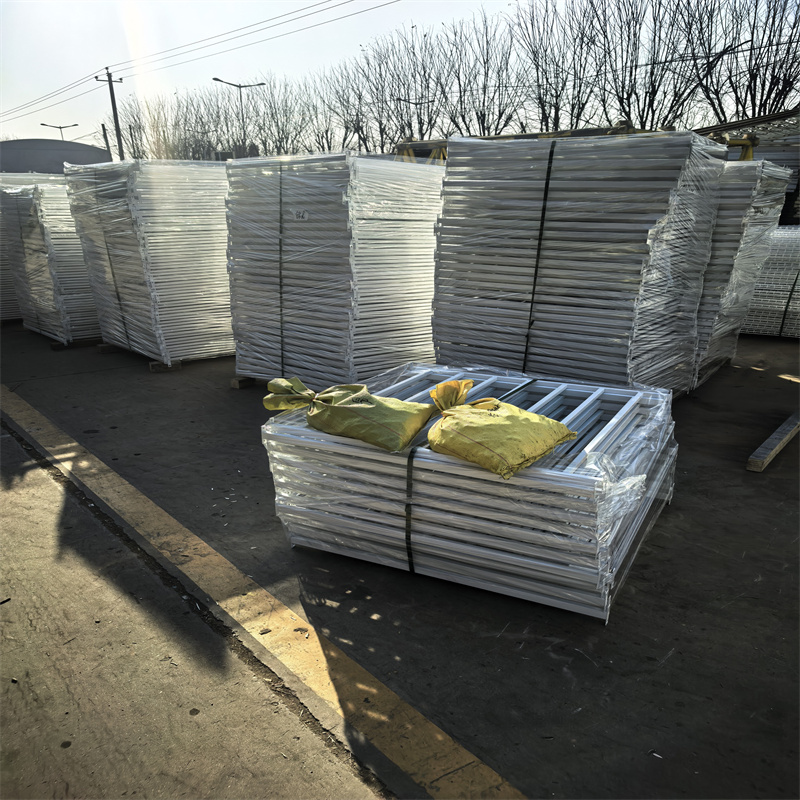 北塔陽臺護欄高層陽臺防護欄現(xiàn)貨充裕