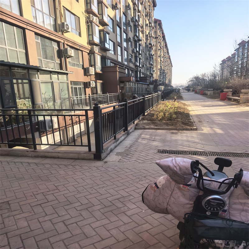 海北陽(yáng)臺(tái)護(hù)欄_陽(yáng)臺(tái)護(hù)欄廠家訂制批發(fā)