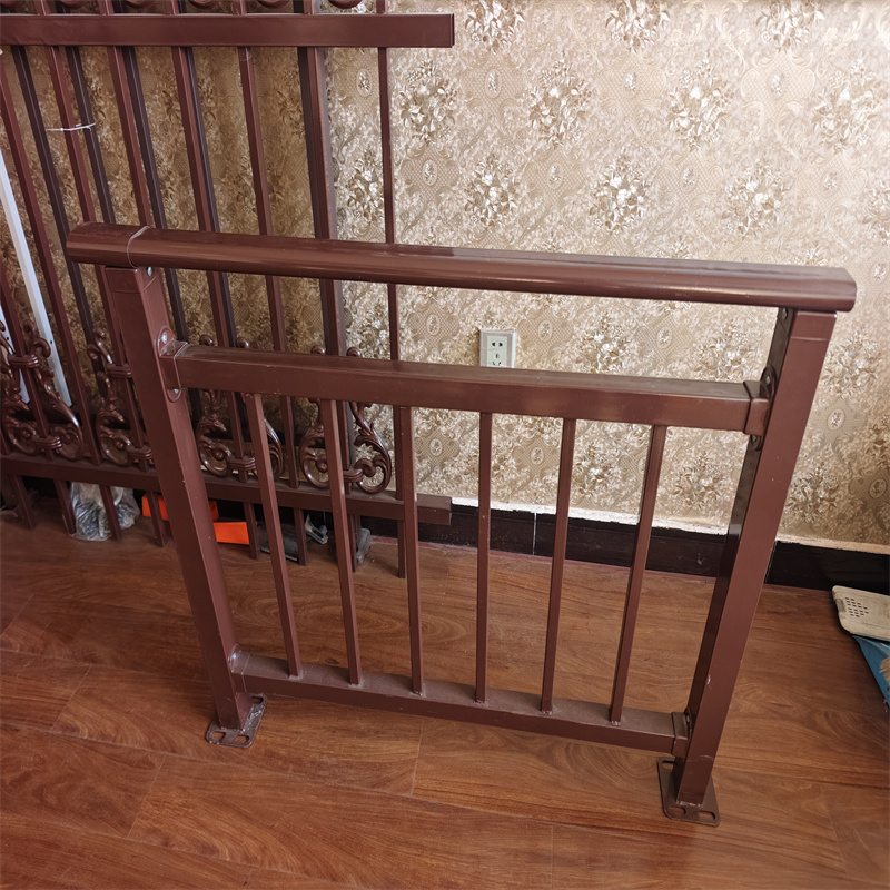 高碑店陽臺護(hù)欄陽臺護(hù)欄廠家用心做好每一件產(chǎn)品