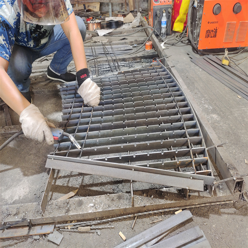 鋼格柵_(tái)地空調(diào)蓋板價(jià)格有優(yōu)勢(shì)