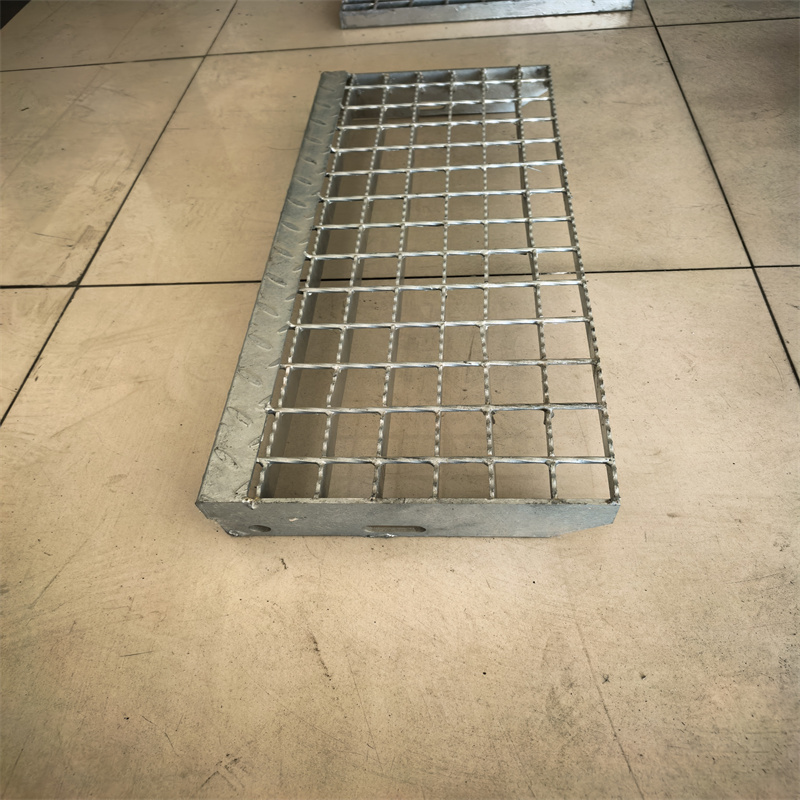 三元鋼格柵鋼格板價(jià)格檢驗(yàn)發(fā)貨