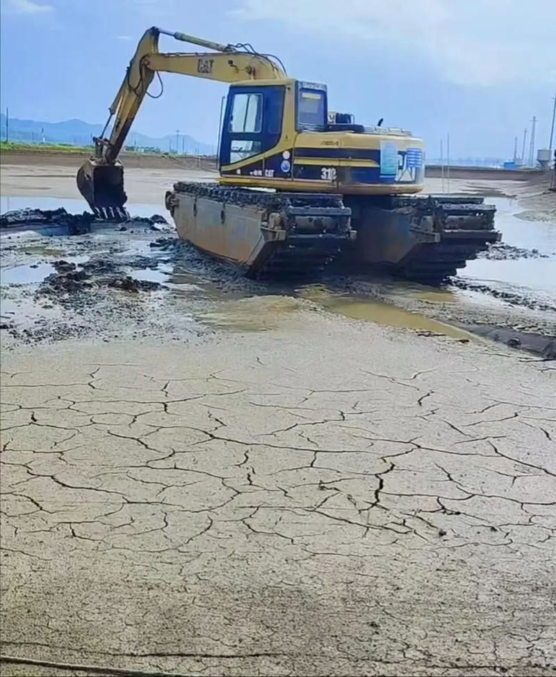 水陸挖掘機(jī)出租水上船挖機(jī)出租省錢(qián)省時(shí)
