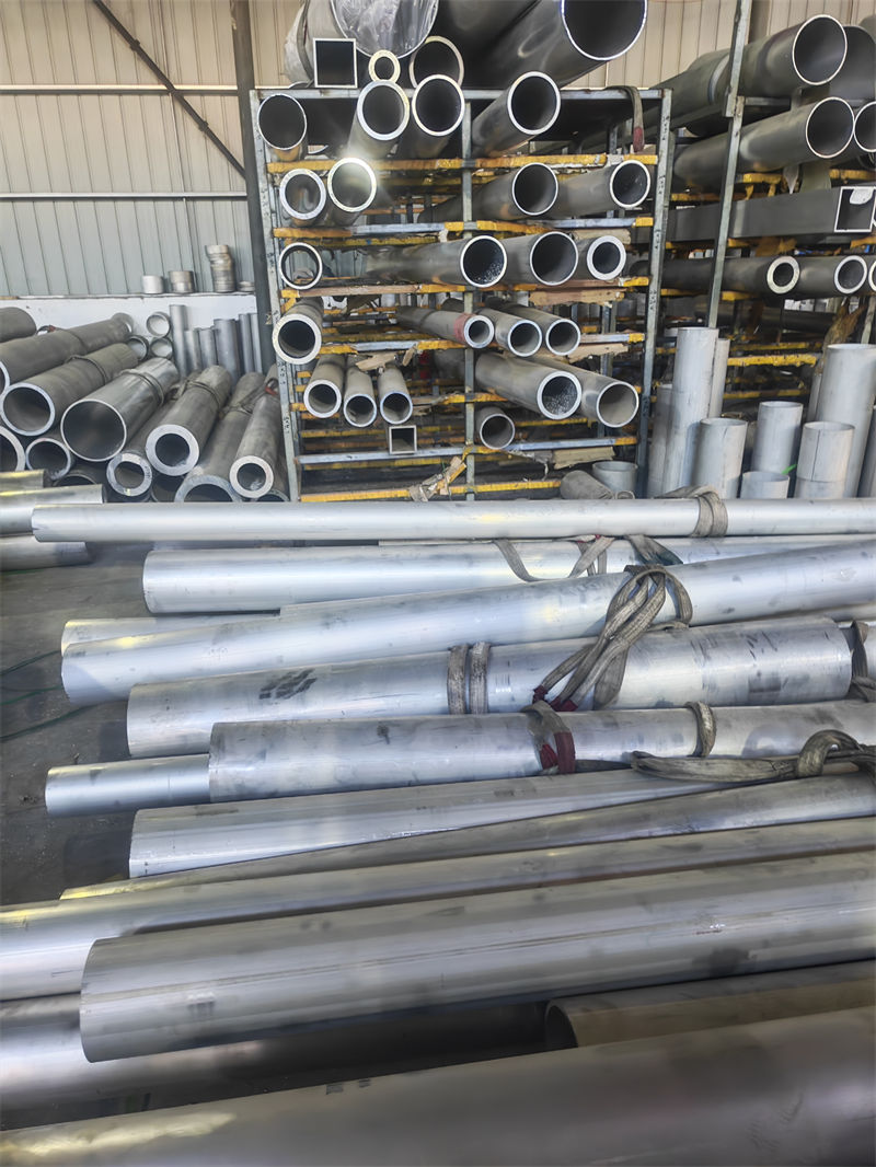 鋁材7075鋁棒精工細(xì)作品質(zhì)優(yōu)良