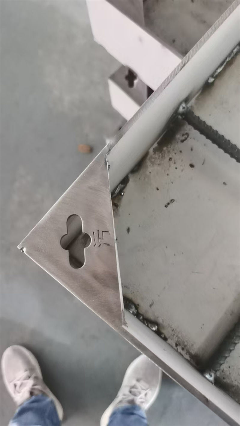 諸暨井蓋不銹鋼市政井蓋工藝層層把關(guān)