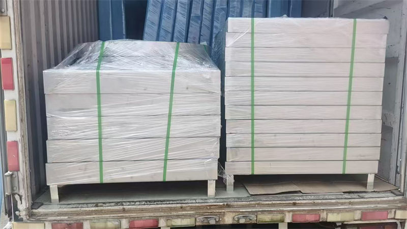 新津井蓋-不銹鋼鋼格柵精工細(xì)致打造