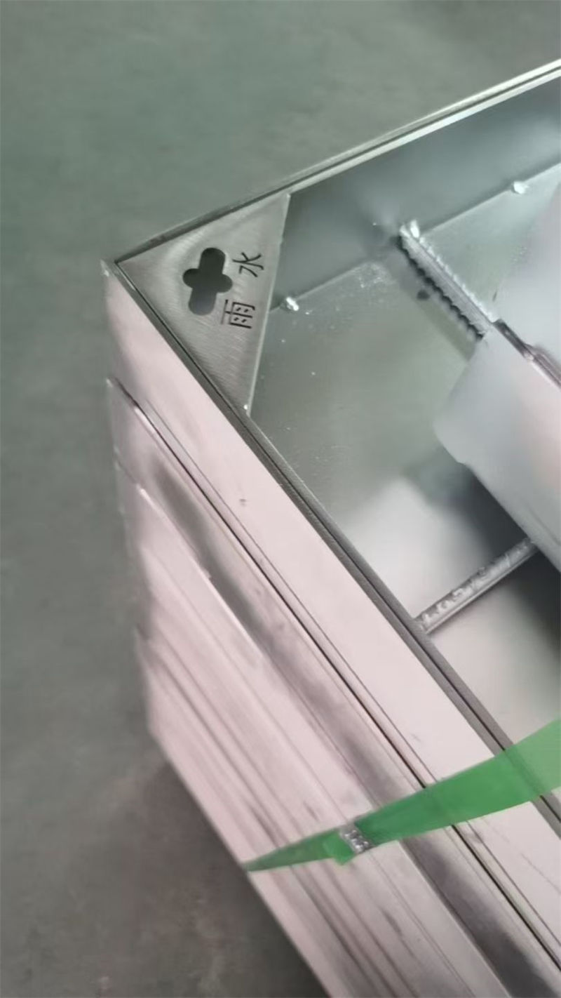 煙臺井蓋-不銹鋼隱形井蓋滿足客戶需求