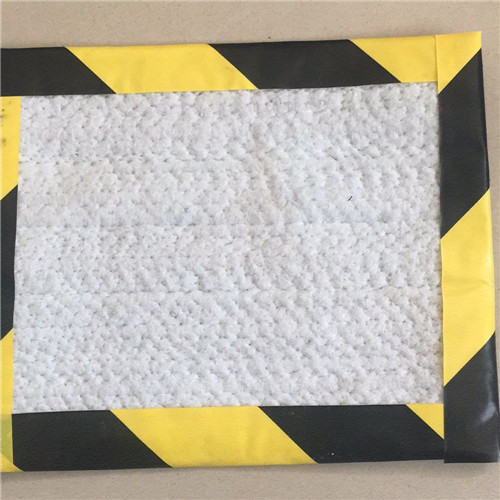 來(lái)鳳防水毯膨潤(rùn)土防水毯專業(yè)生產(chǎn)團(tuán)隊(duì)