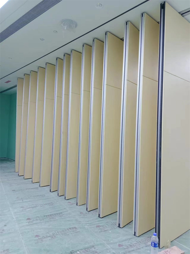 衛(wèi)濱電動(dòng)隔斷電動(dòng)隔斷滿足客戶需求