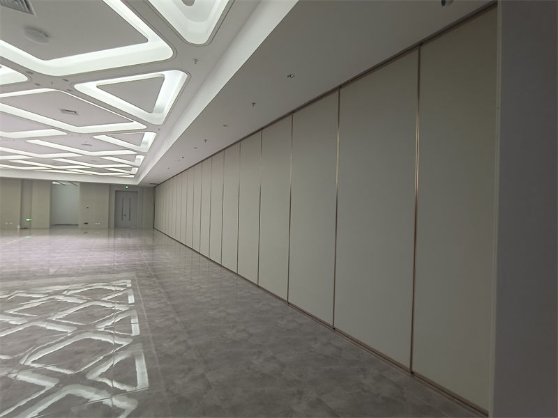 電動(dòng)隔斷全自動(dòng)移動(dòng)屏風(fēng)品類齊全