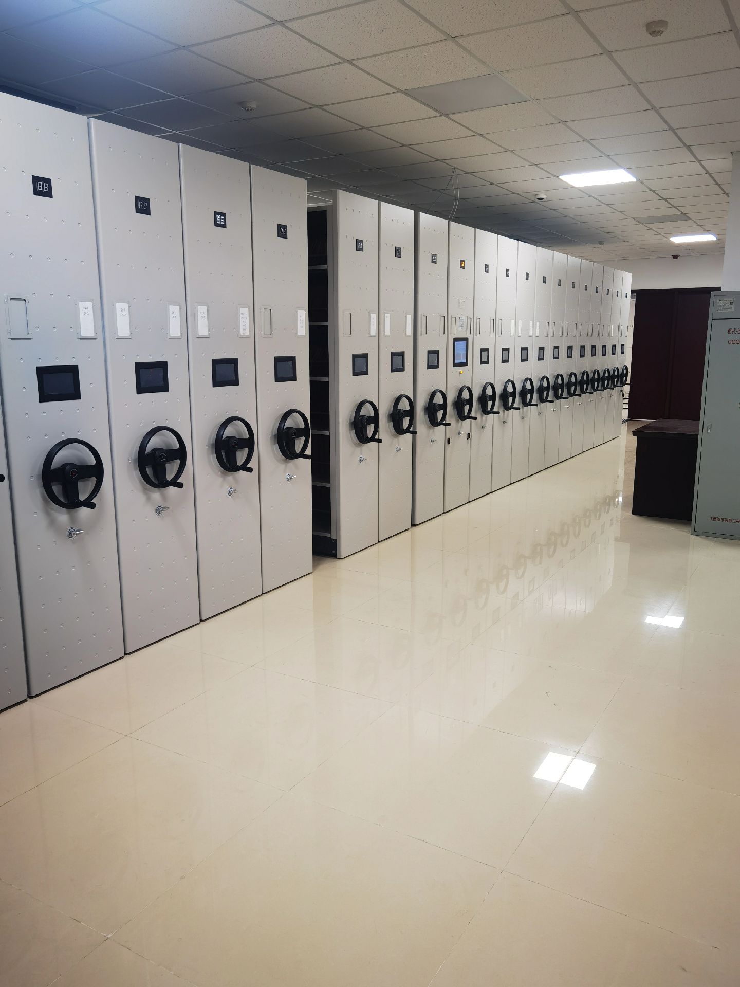 青山湖密集架 密集柜電動(dòng)智能密集柜好產(chǎn)品價(jià)格低
