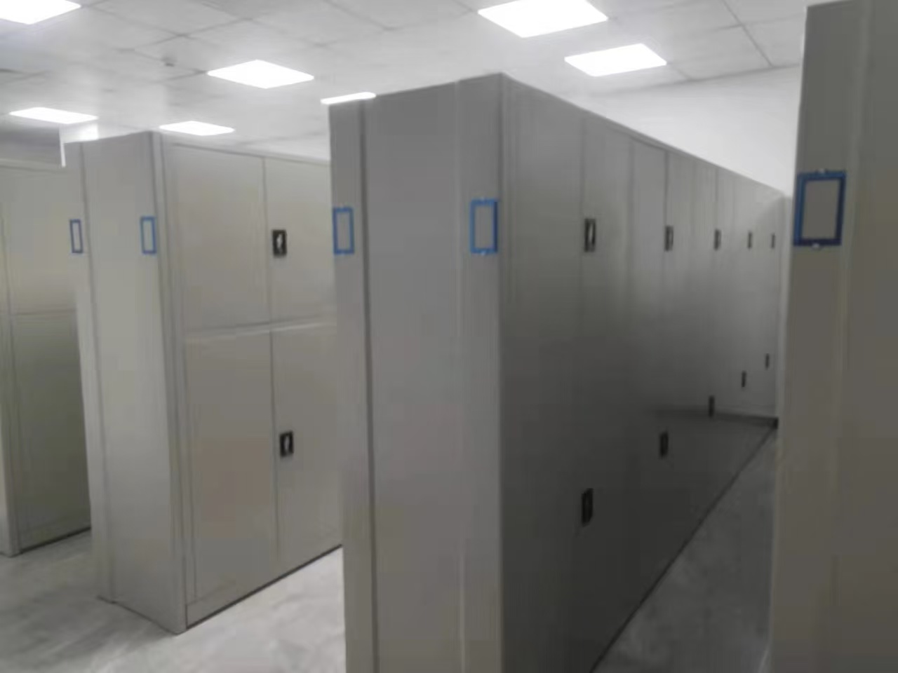 鋼制書架大學(xué)生鋼制書架多種規(guī)格庫(kù)存充足