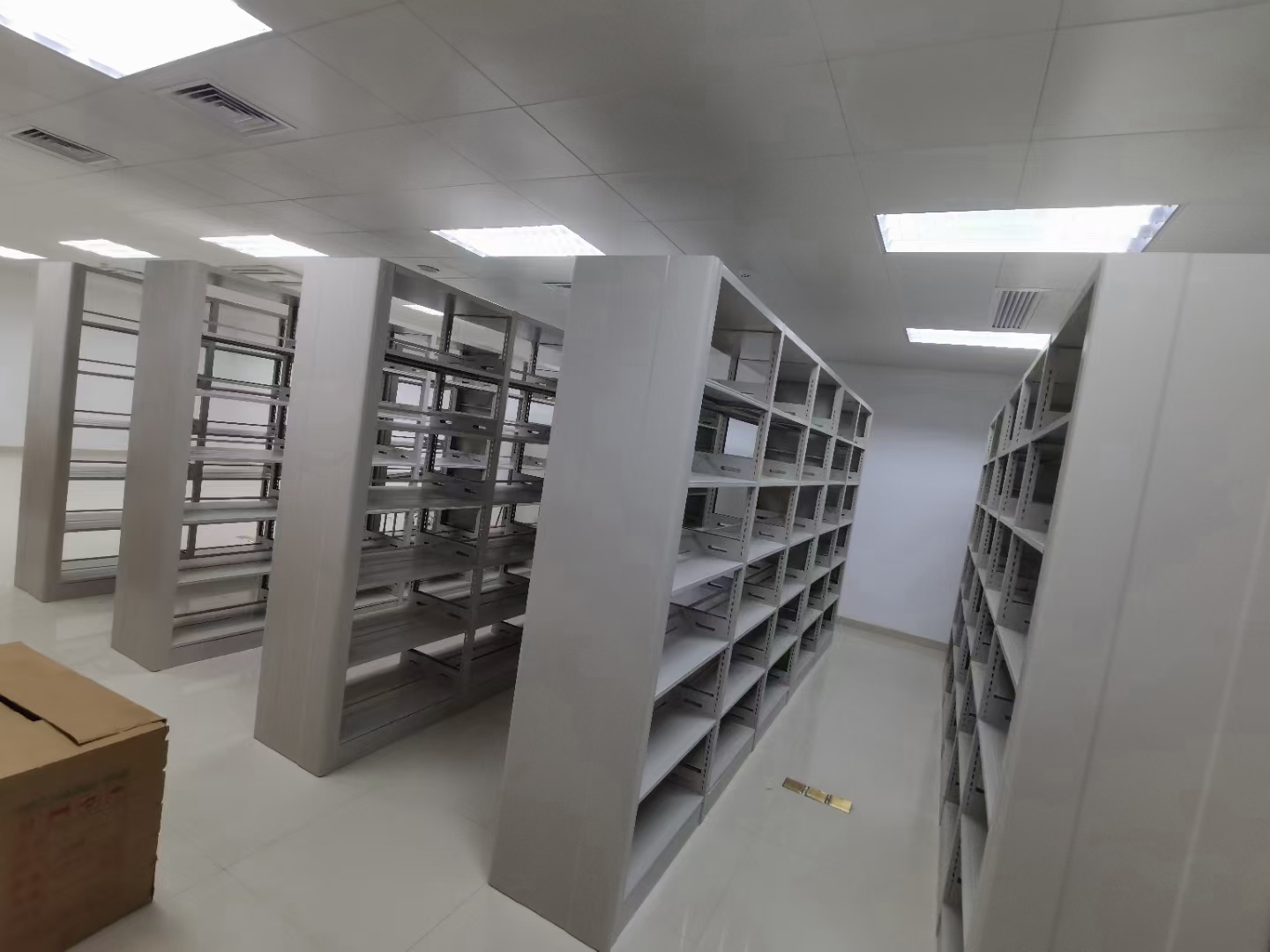 樂安鋼制書架學(xué)校書架種類齊全