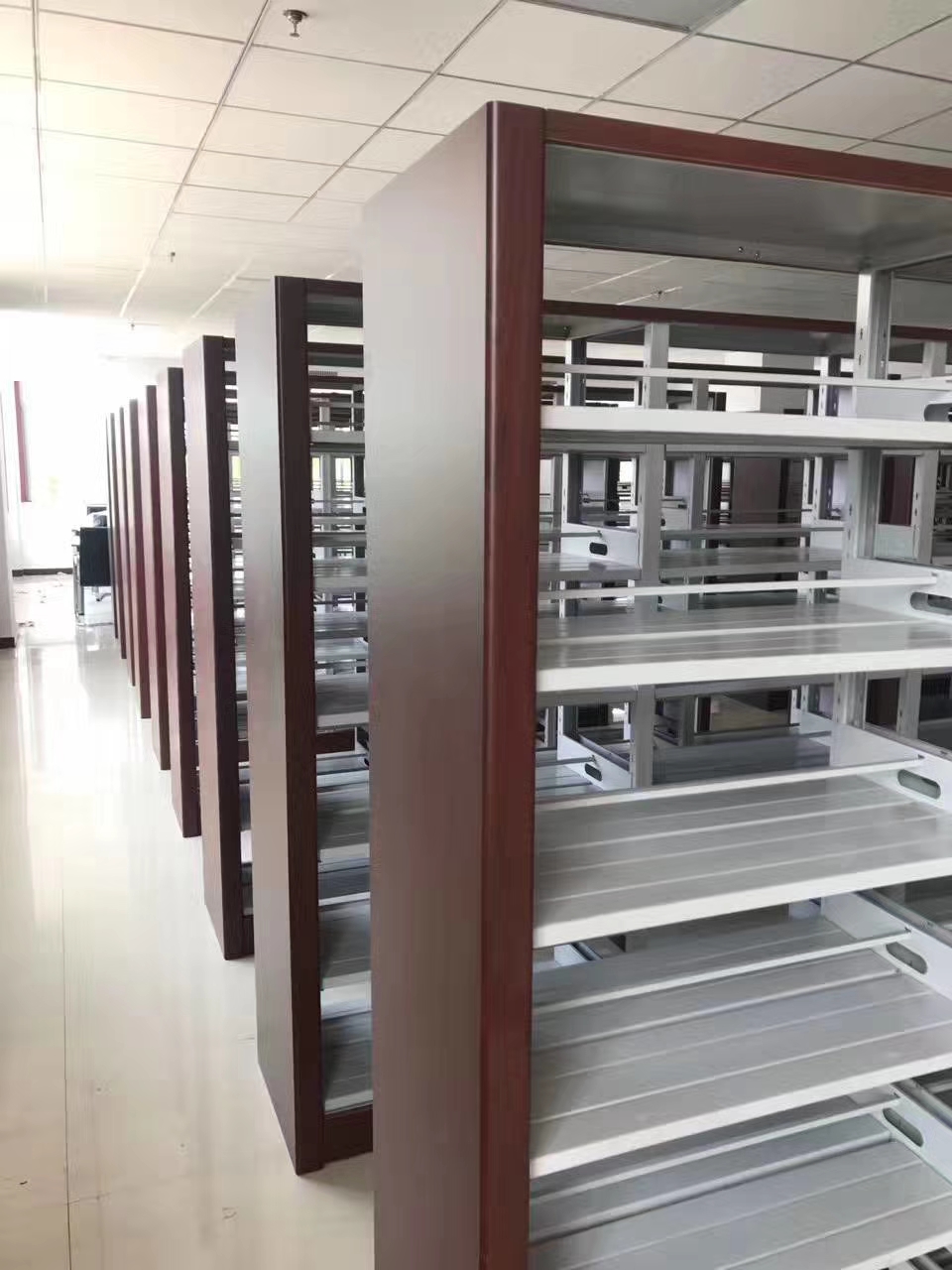 鋼制書架鐵框架鋼制書架源頭采購