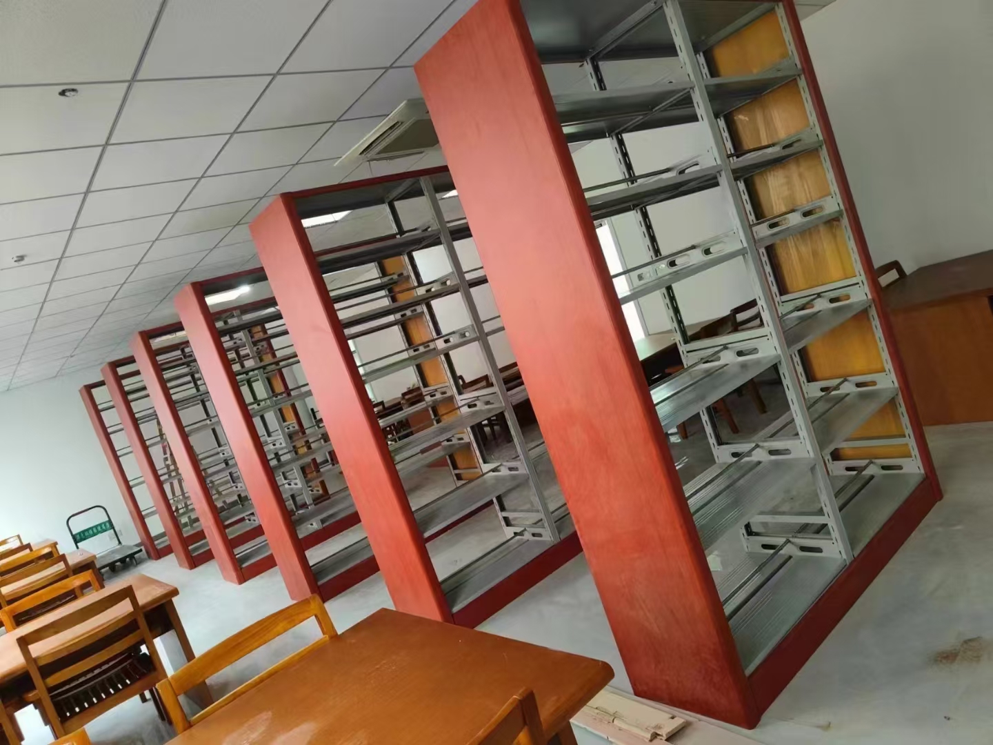 留壩鋼制書架-閱覽室書架行業(yè)優(yōu)選