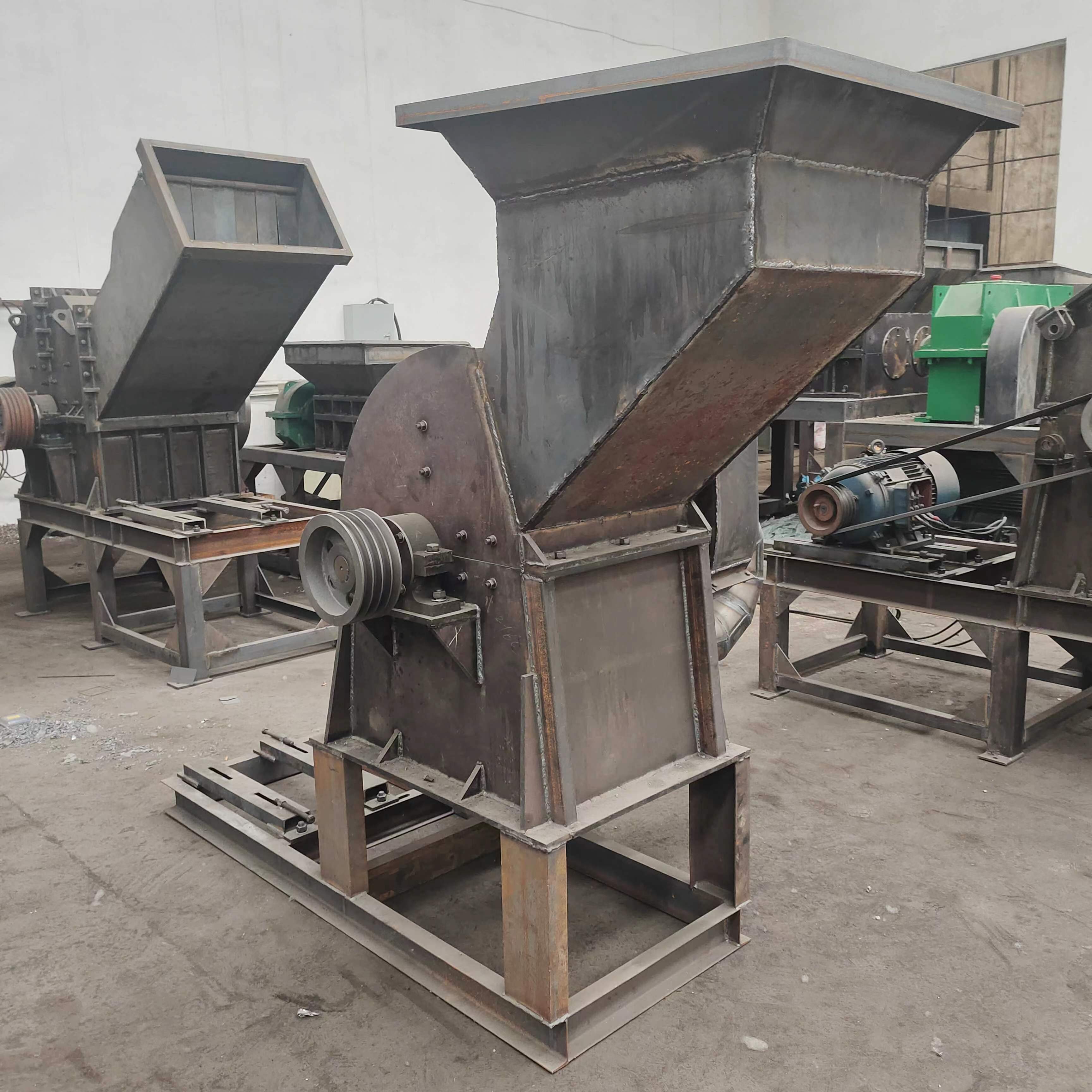 新北破碎機(jī)彩鋼瓦粉碎機(jī)廠家售后完善