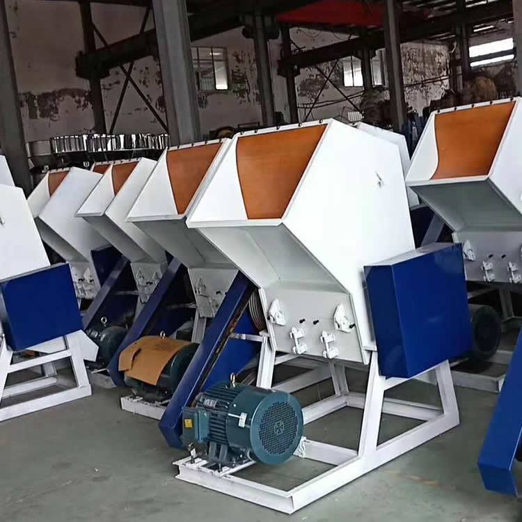 清水破碎機(jī)強(qiáng)力粉碎機(jī)現(xiàn)貨充裕